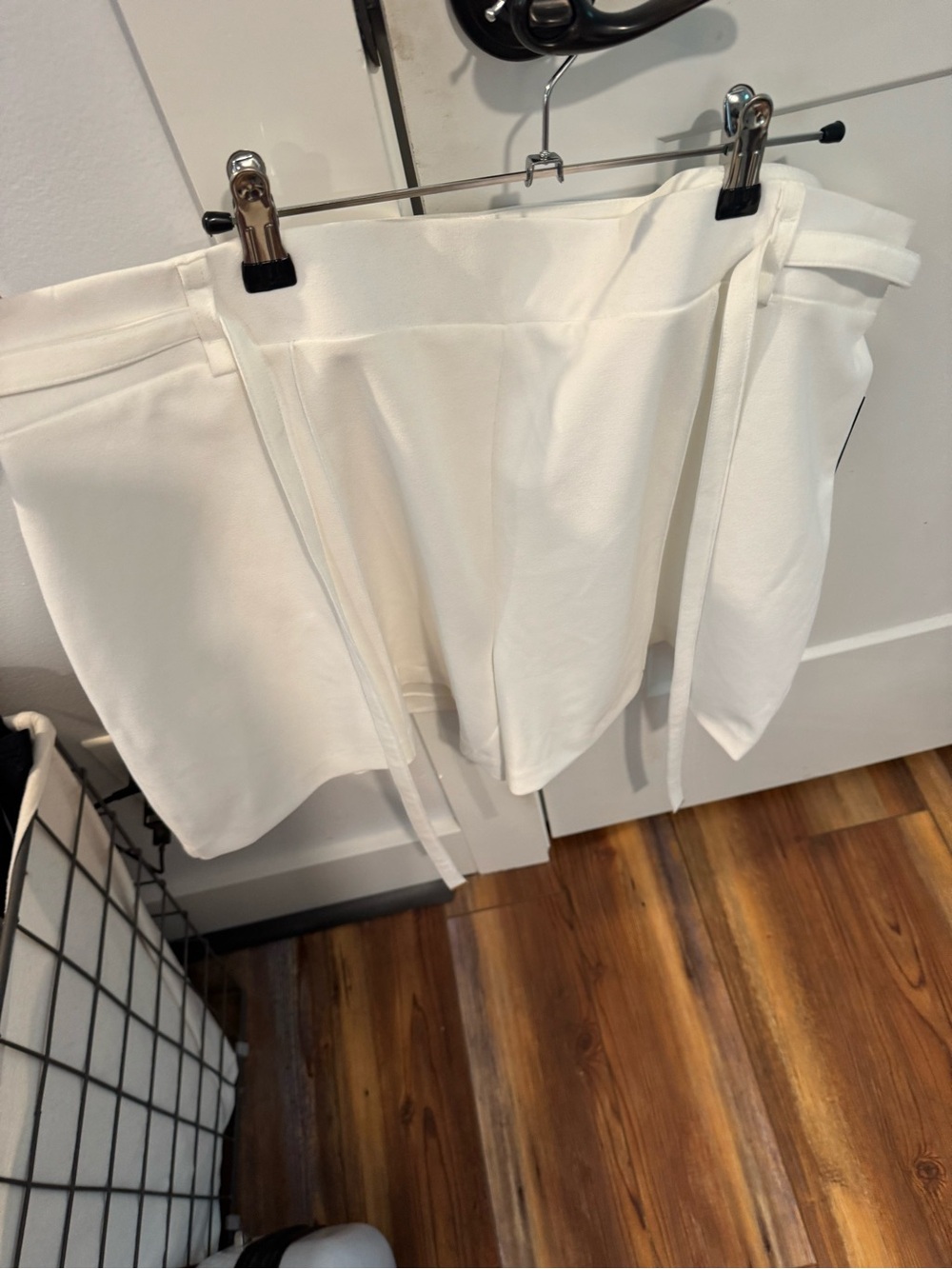 Women's White Tie-Detail Skort